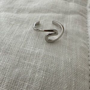 Wave ring